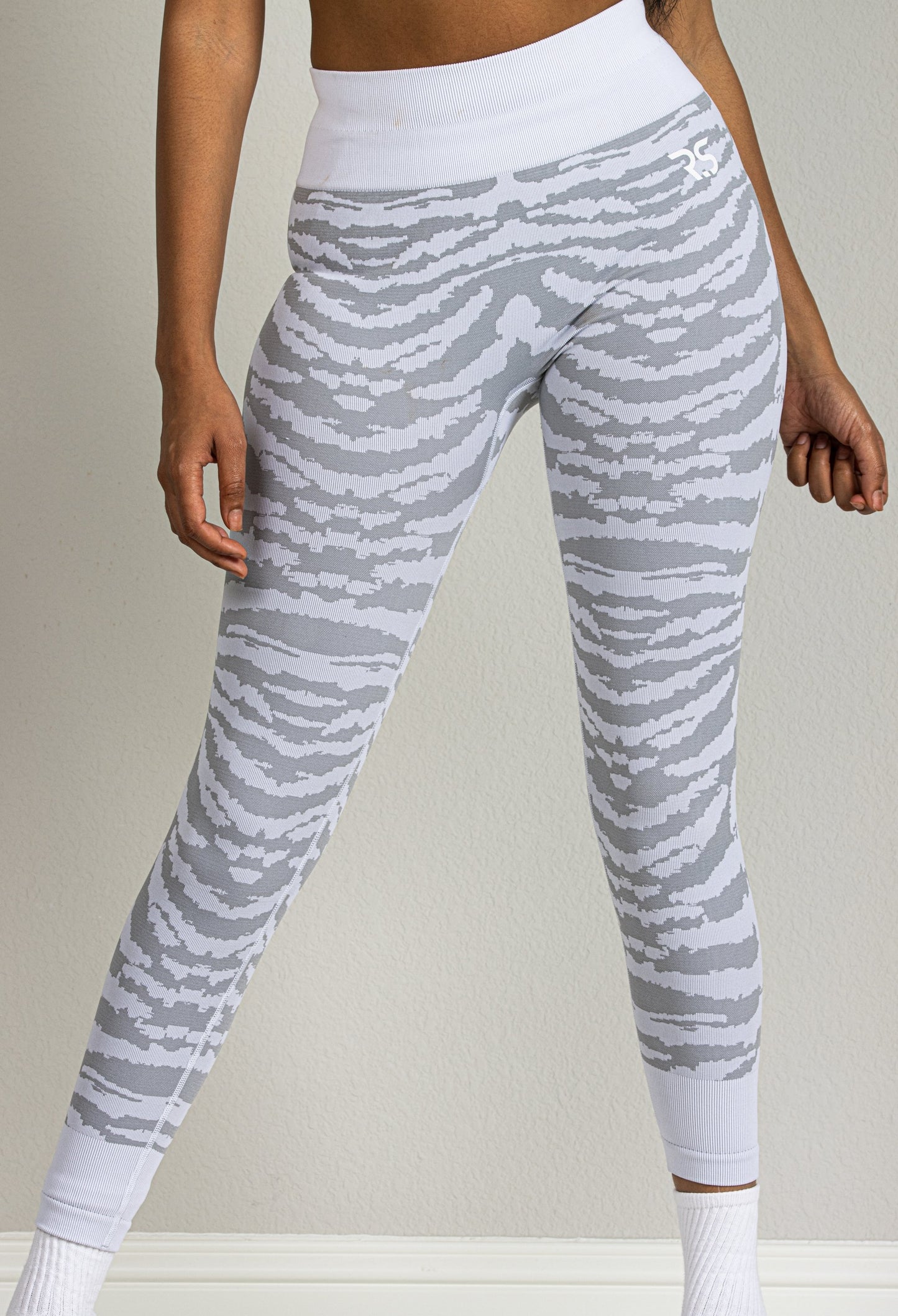 MILAN SEAMLESS LEGGINGS SET-WHITE